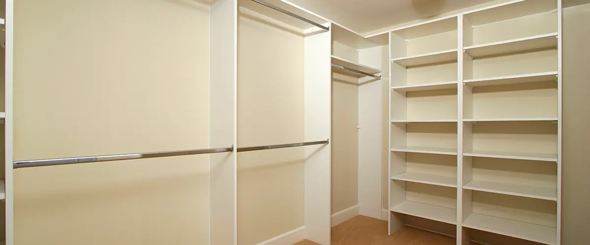 https://www.creativeclosetorganizers.com/wp-content/uploads/2022/05/floor-to-ceiling-shelves.webp