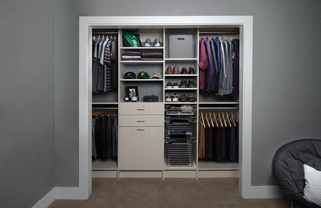Artic Flat Panel Reach-in Closet with Wired Drawers