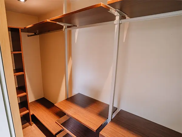 adjustable-shelves
