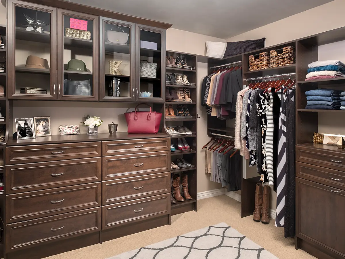 20+ Great Walk-In Closet Ideas - Stunning Large Custom Closet Designs