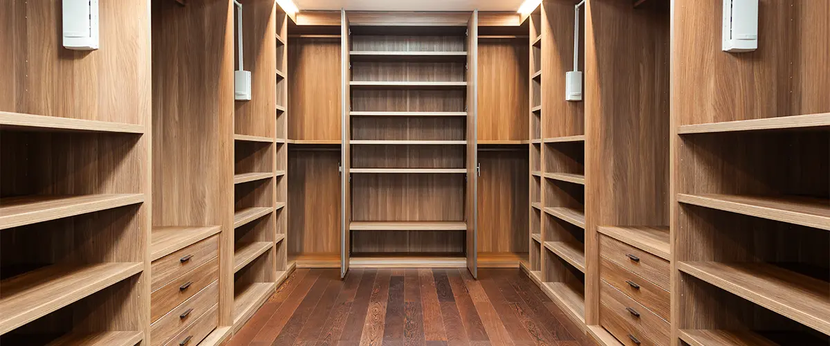 walk-in closet